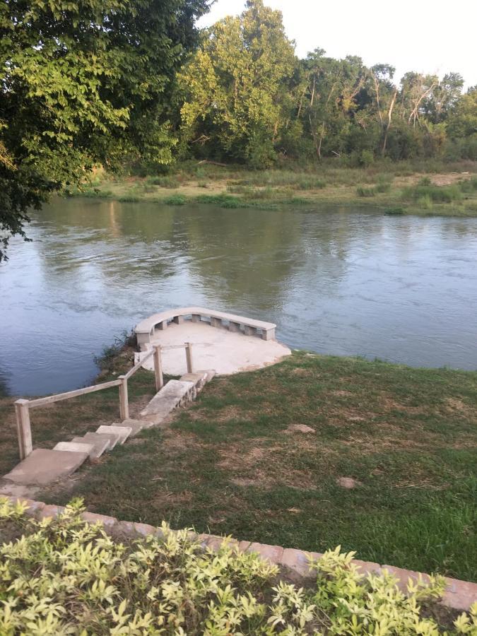 The Perry Riverhouse 巴斯特罗普 外观 照片