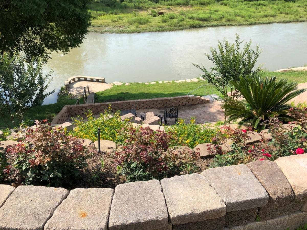 The Perry Riverhouse 巴斯特罗普 外观 照片
